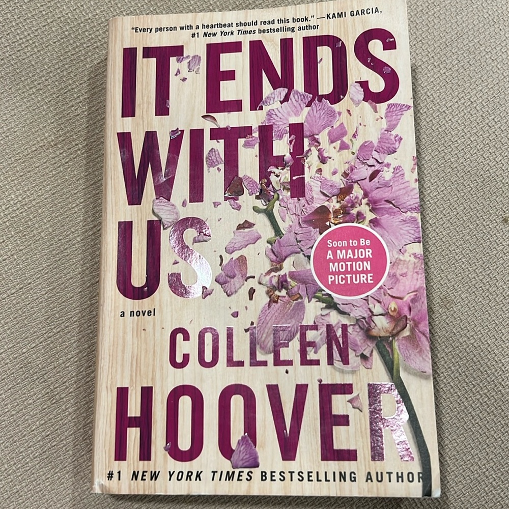 “It Ends with Us” Colleen Hoover Novel. Best Selling book